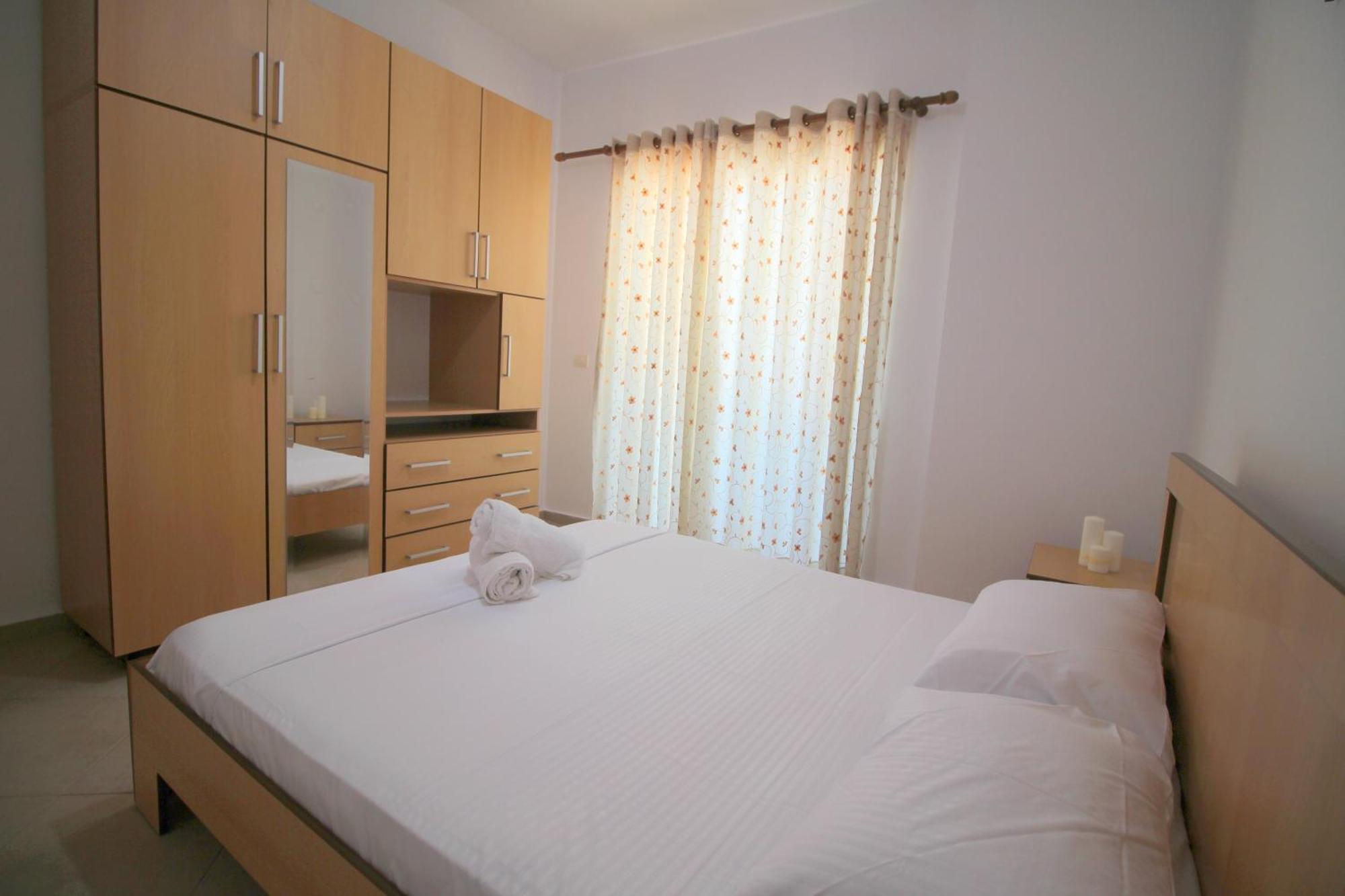July Seaview Apartments Саранда Экстерьер фото