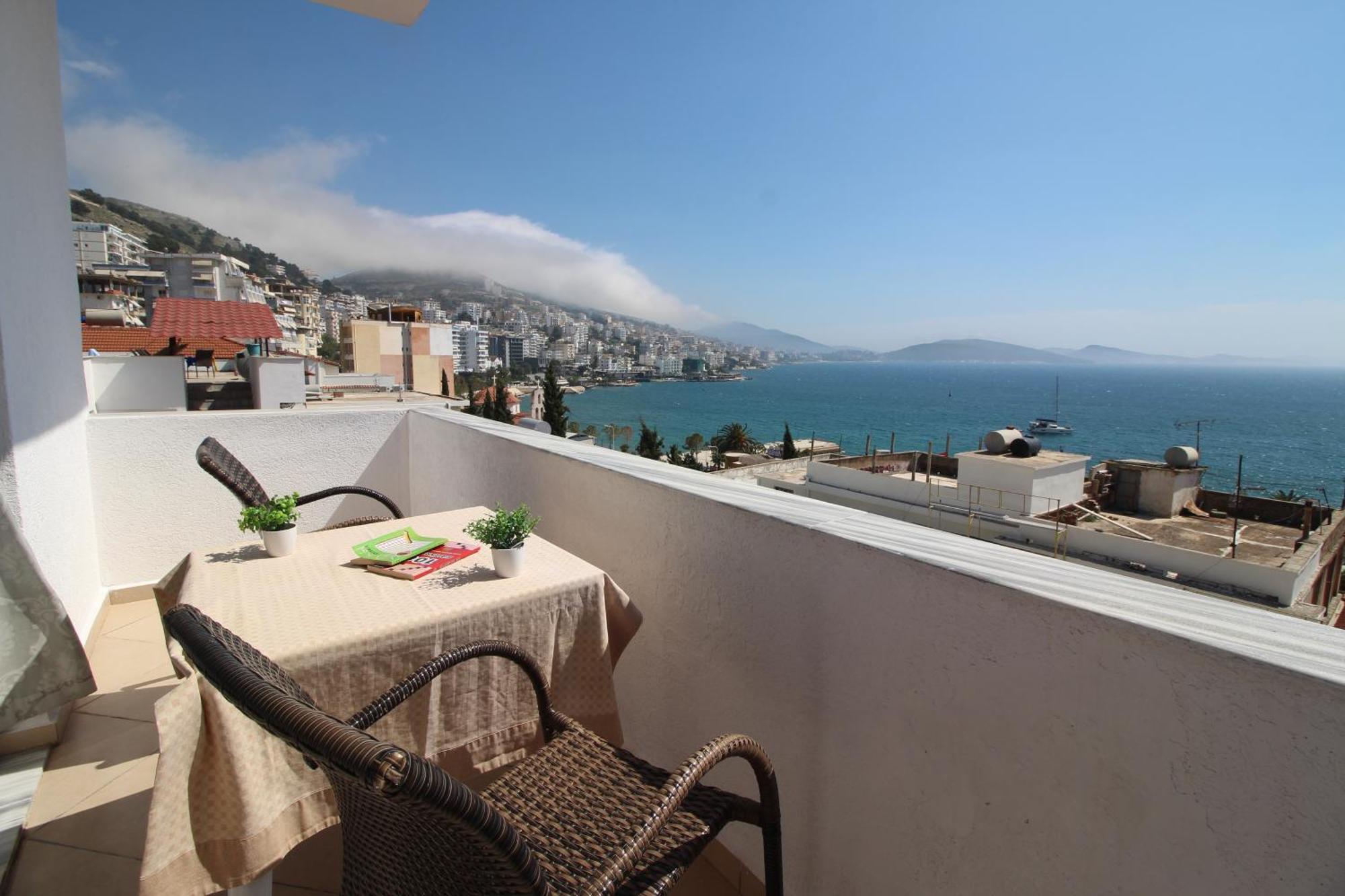 July Seaview Apartments Саранда Экстерьер фото